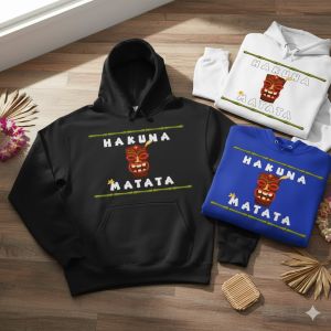 hoodie  "هاكونا ماتاتا" بتصميم قناع تيكي استوائي