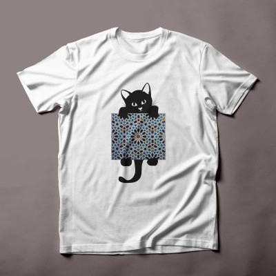 T-shirts tendance avec des motifs de chats et de zellige marocain.