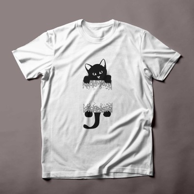 T-shirts blending cat art and Moroccan patterns. T-shirts alliant l'art des chats et les motifs marocains.