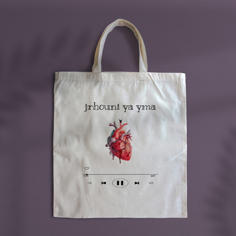Bag with design heart